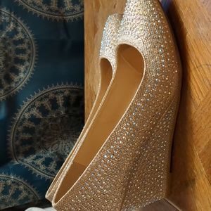 Forever metallic gold beaded sequin wedge heels size 9